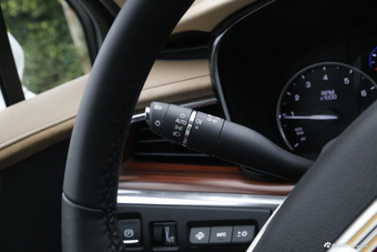 2016款XT5 2.0T自动28T四驱铂金版