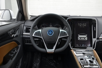 2018款比亚迪秦EV450 智联尊尚型