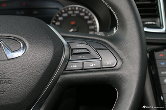 2018款英菲尼迪QX50 2.0T自动两驱时尚版