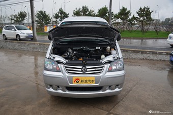 2017款东风风行菱智V3 1.5L 7座 手动标准型