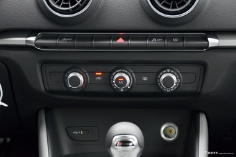 2018款奥迪A3 30周年型1.4T自动Sportback 35 TFSI进取型