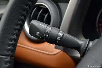 2018款RAV4荣放 2.5L自动四驱精英i版