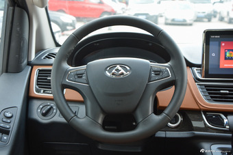 2018款上汽大通G10 PLUS 2.0T自动豪华行政版