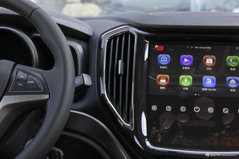 2016款长安CX70 1.6L手动运动型