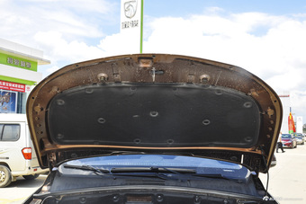 2016款 宝骏560 1.8L手动豪华型 大地棕