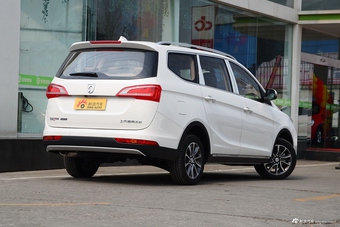 2017款宝骏730 1.8L AMT智能手动尊享型7座
