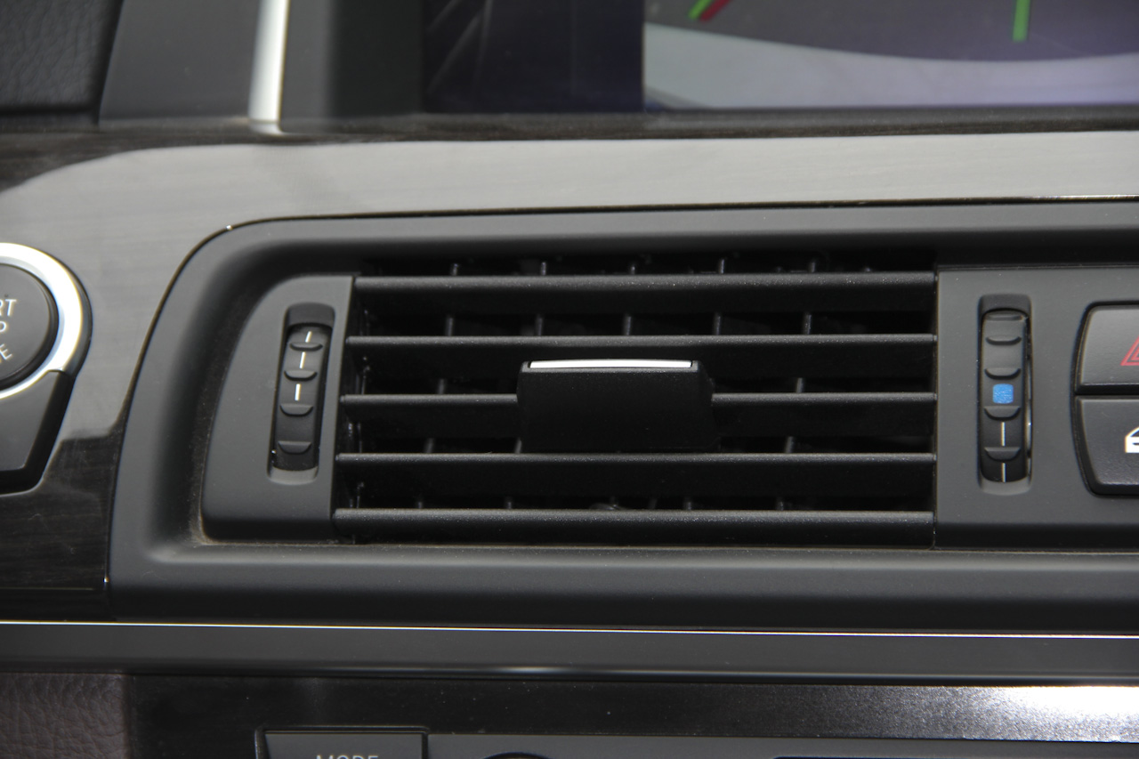 2017款宝马5系525Li 2.0T自动豪华设计套装 