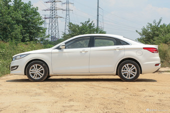 2016款奔腾B50 1.6L手动豪华型