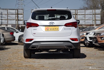 2017款全新胜达2.4L手动两驱智能型5座