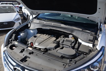 2017款全新胜达2.4L手动两驱智能型5座