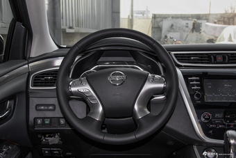 2017款楼兰2.5L自动S/C XE HEV混动四驱尊尚版