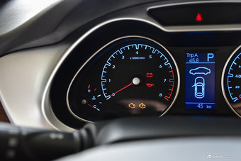 2015款海马M8 1.8T自动舒适型