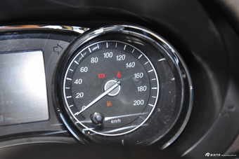 2015款五菱宏光S1 1.5L手动舒适型 白