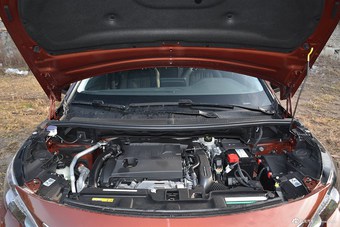 2017款标致4008 1.8T自动380THP豪华版（红色）