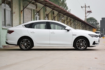 2019款秦Pro 1.5TI自动智联锋尚型