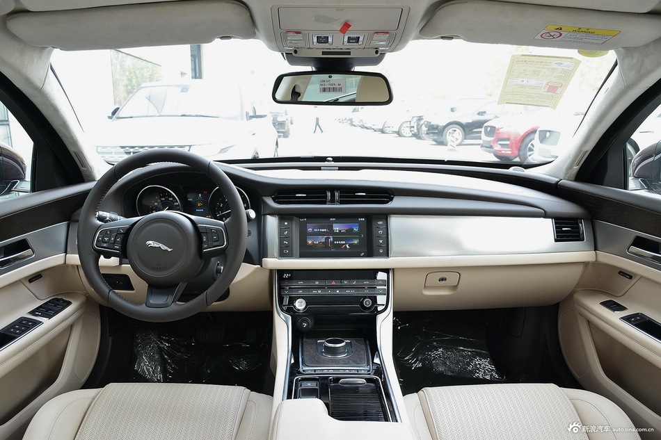 2017款捷豹XFL 2.0T自动200PS豪华版