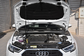 2018款奥迪A3 30周年型2.0T自动Limousine 40 TFSI运动型图片