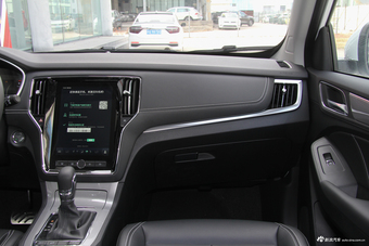 2018款荣威RX5 2.0T 30T自动两驱互联网智享版