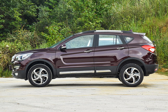 2015款海马S5 1.5T自动旗舰型