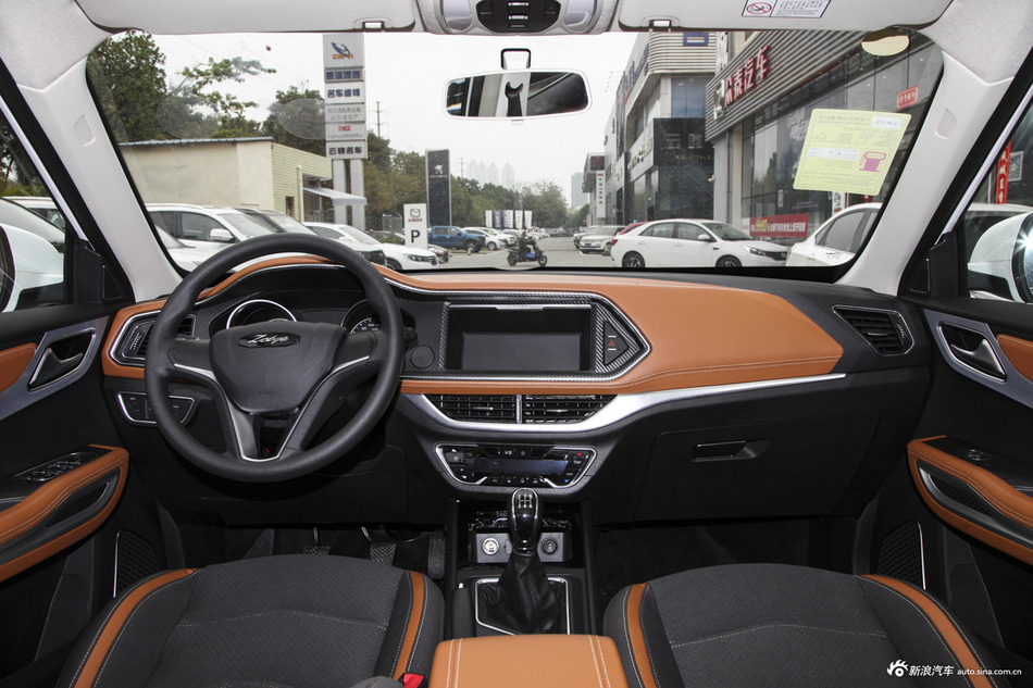 2017款众泰T300 1.5L手动精英型 