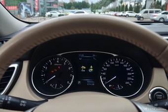 2014款奇骏2.5L自动XV NAVI四驱至尊版