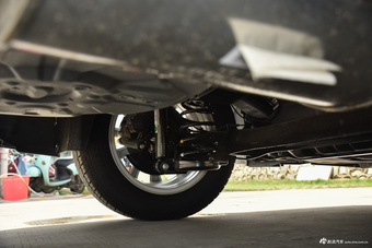 2015款众泰Z500 1.5T 手动豪华型 萨丁白