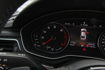 2017款奥迪A5 2.0T自动Sportback 45 TFSI时尚型