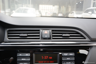 2017款起亚K2 1.4L手动15周年特别版GLS三厢