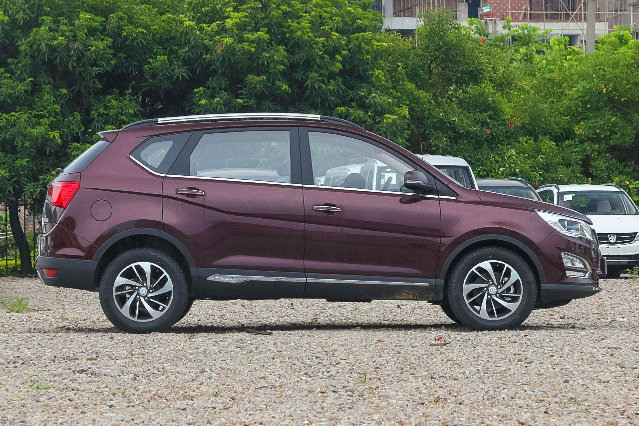 2016款 宝骏560 1.5T手动豪华型