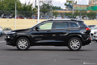 2017款自由光2.4L自动优越版