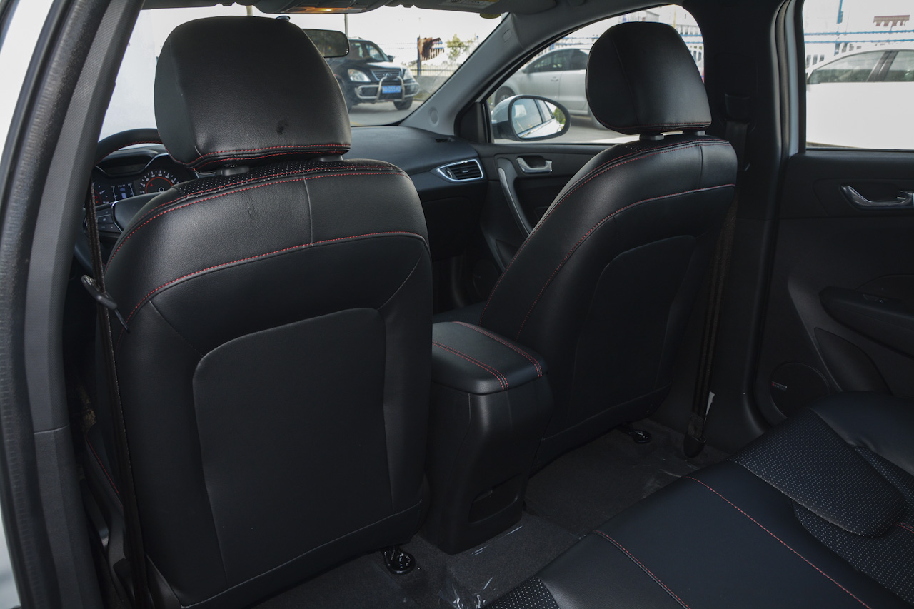 2017款艾瑞泽5 1.5L自动领潮版