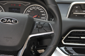 2018款瑞风R3 1.6L手动豪华型