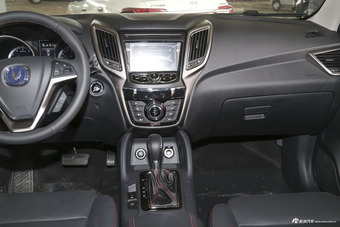 2016款长安CS75 1.8T自动尊荣型