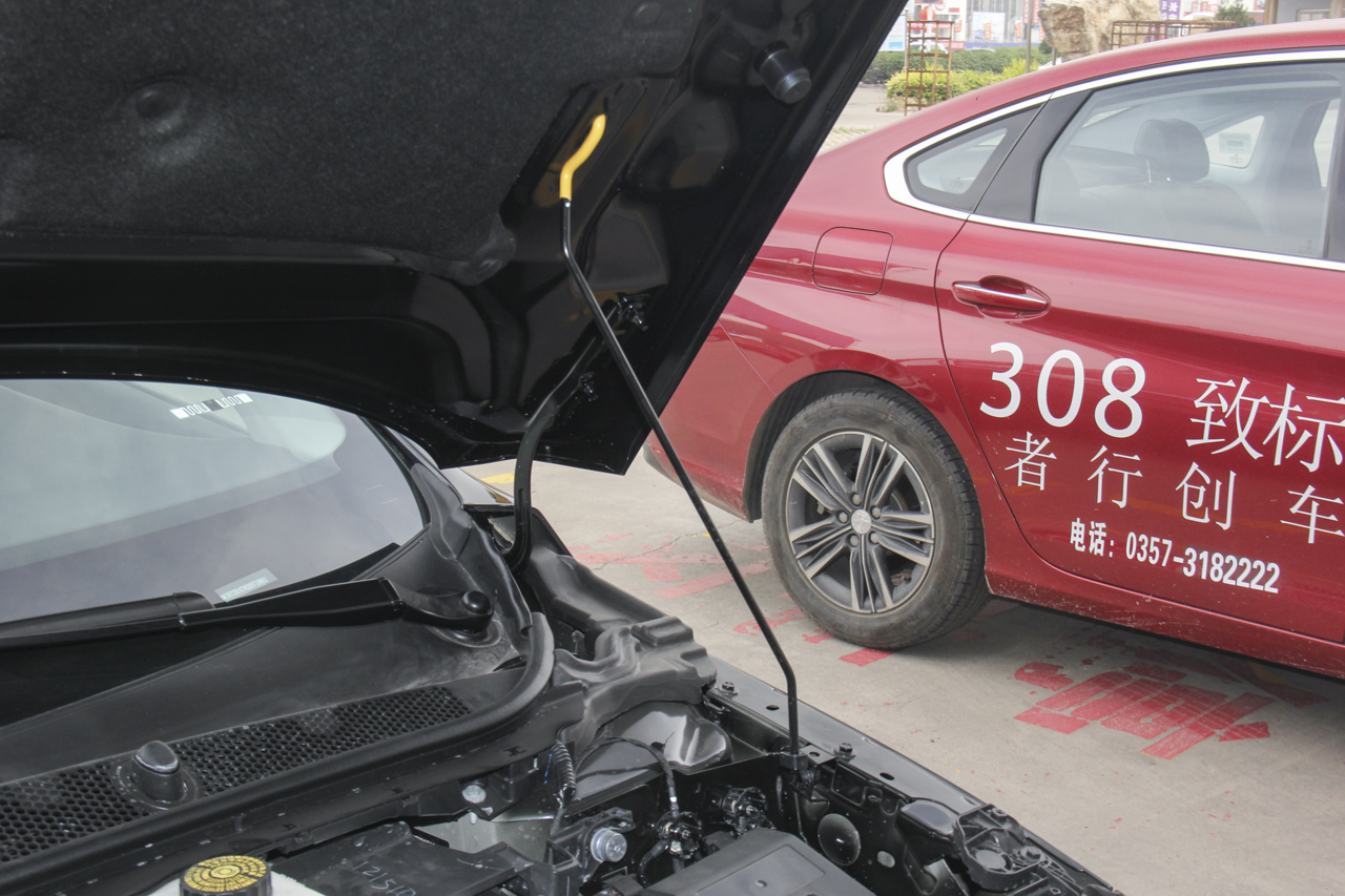 2018款东风标致408改款1.8L自动豪华版