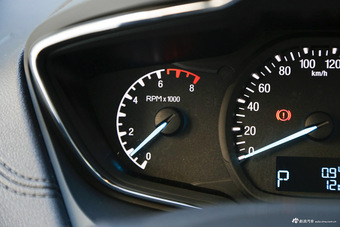 2015款福睿斯1.5L自动时尚型