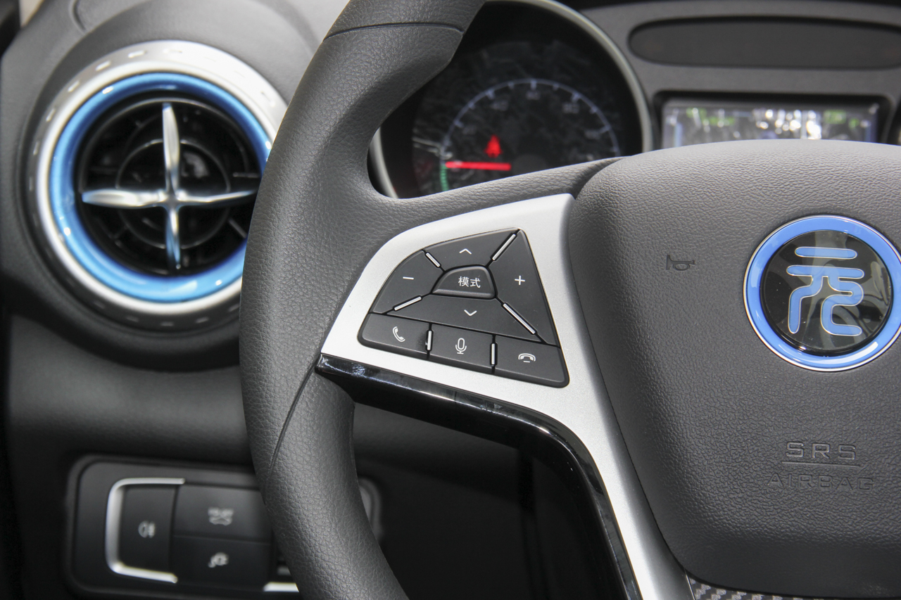 2018款比亚迪元EV360 智联炫酷型