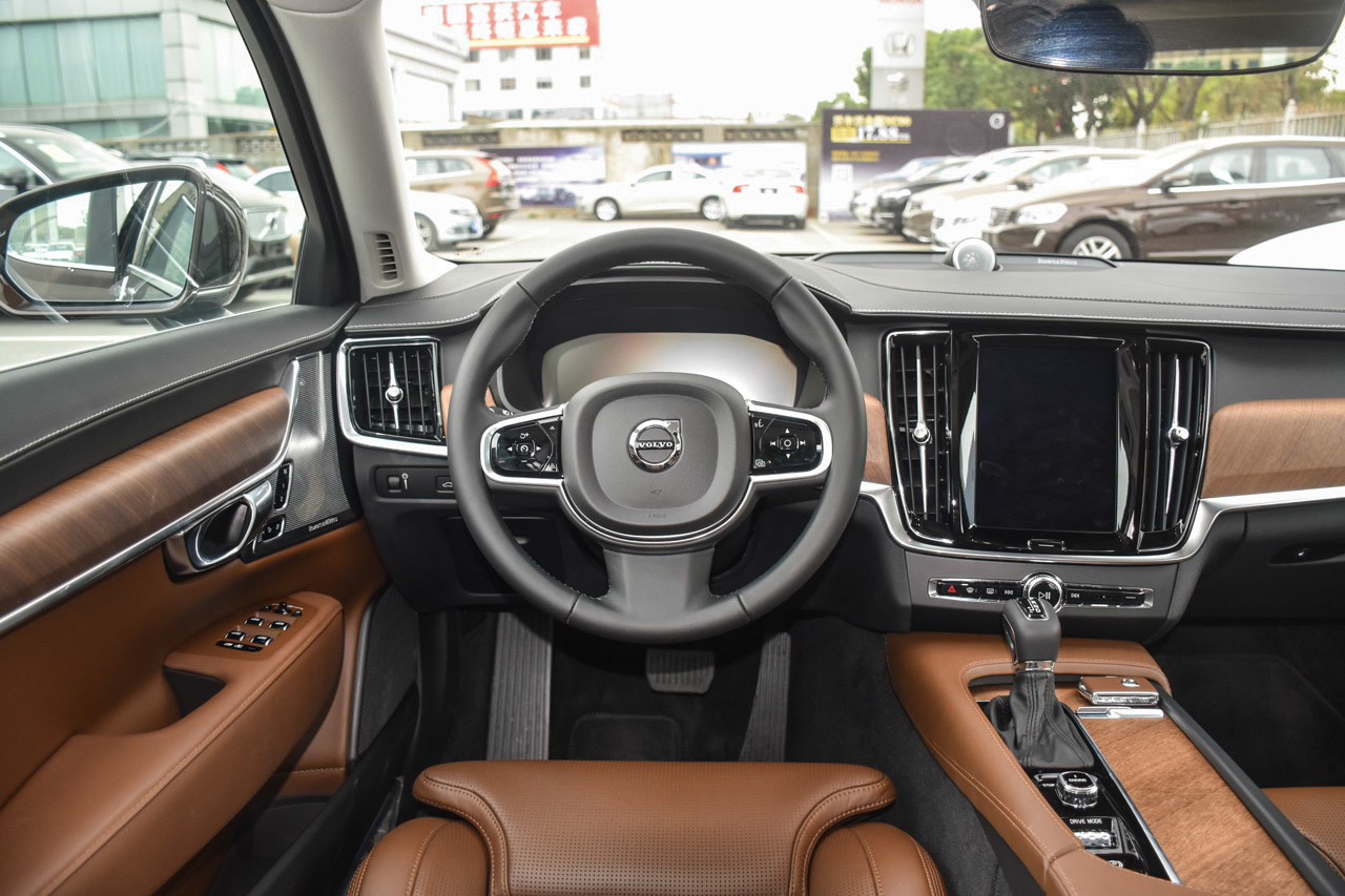 2017款沃尔沃S90 2.0T自动T5智尊版