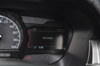 2016款撼路者2.2T手动四驱豪华版柴油