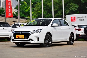 2017款比亚迪秦80 1.5T图片