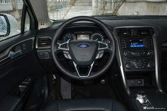 2017款蒙迪欧1.5T自动时尚型