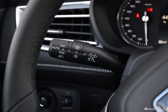 2019款荣威Ei5 智联旗舰版 