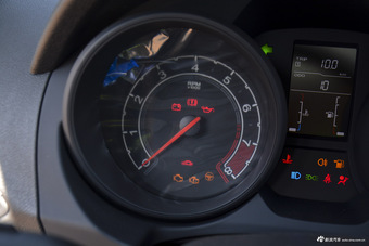 2016款名爵锐行1.5L手动超值豪华版