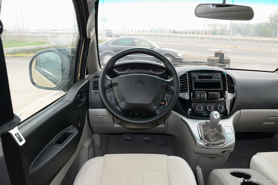 2017款菱智 M3L 2.0L 7座舒适型 