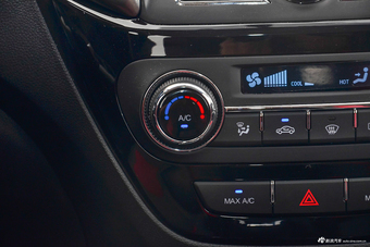 2017款长安CS15 1.5L自动豪华天窗版