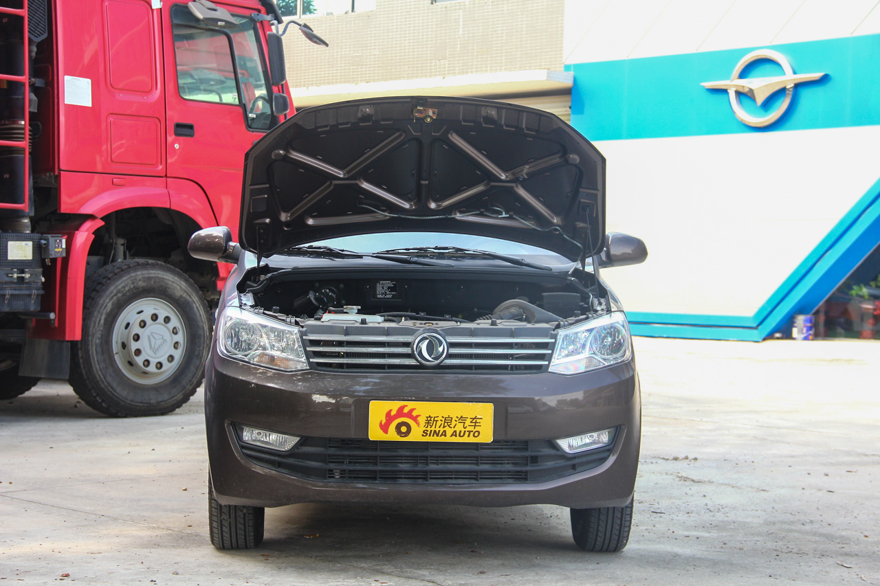 2015款风光330 1.5L手动实用型 摩卡棕