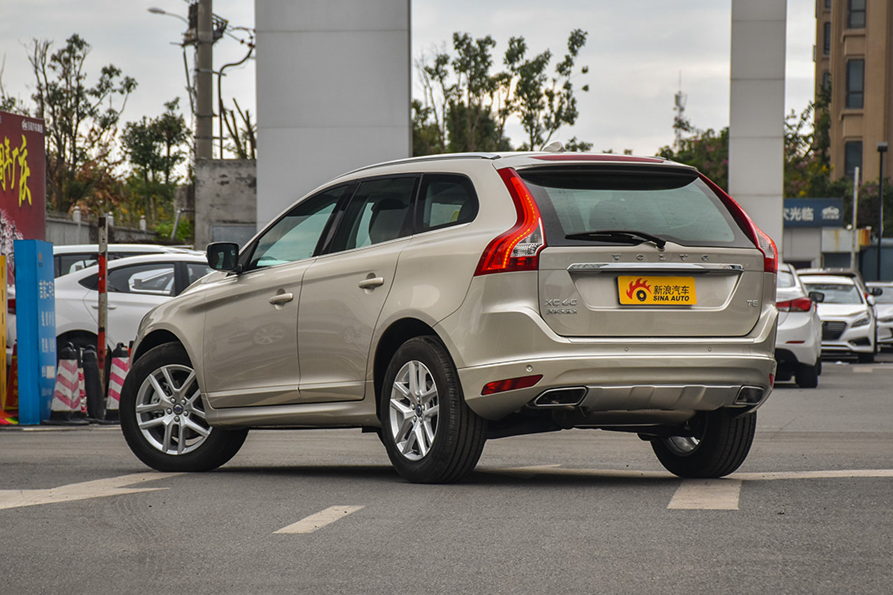 2017款沃尔沃XC60 2.0T自动T5 智进版