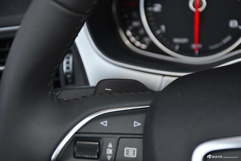 2018款奥迪A6L 2.5L自动30周年年型 30 FSI 风尚型