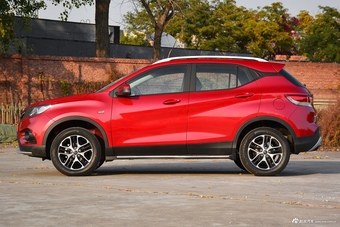 2018款东南DX3 1.5L手动豪华型