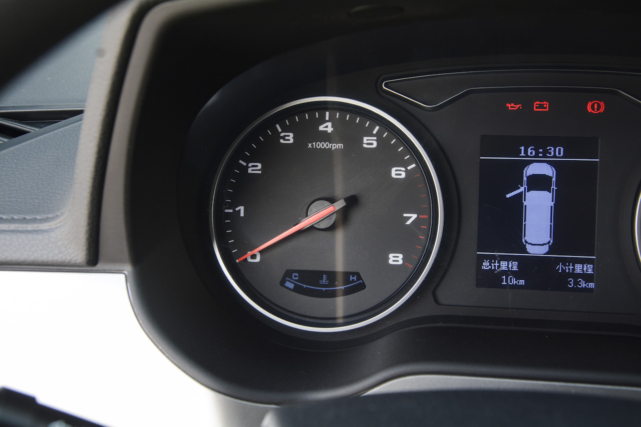 2017款瑞风M4 2.0T手动舒适型