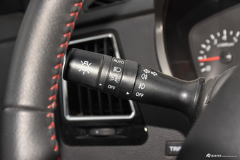 2017款圣达菲1.5T手动两驱智享i3型